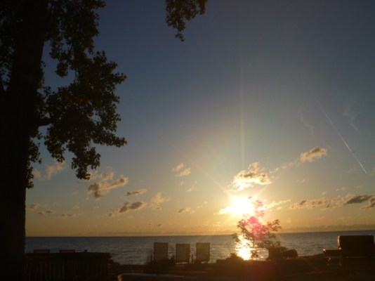LakeErieSunriseCottage