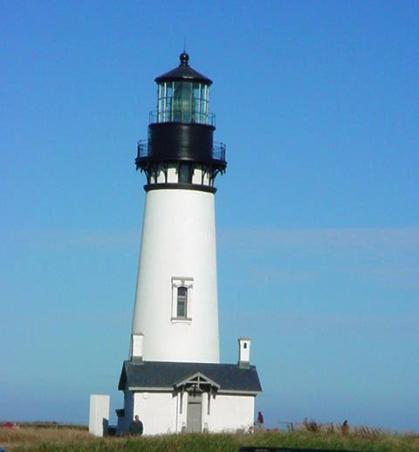 YaquinaHeadLighthouseReallyCloseUp