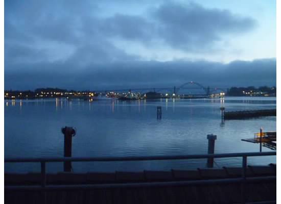 YaquinaBayBridgeAtNight