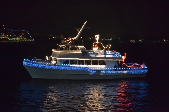 discovery-lightedboatparadeybay